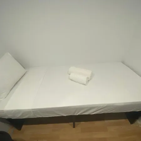 Kapselhotel Le.chris Central Dorms *