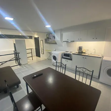 Capsule hotel Le.chris Central Dorms