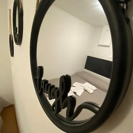 Le.chris Central Dorms Capsule hotel *